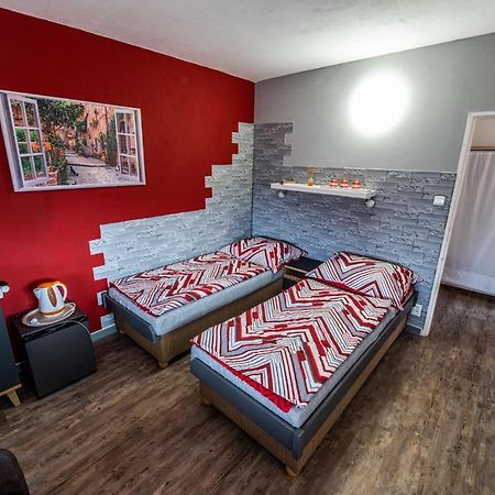 Penzion U Tulaka Dobrichovice ภายนอก รูปภาพ